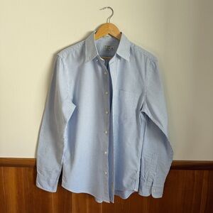 -SOLD- J. Crew Men's Blue and White Oxford Cloth Button Down (OCBD)